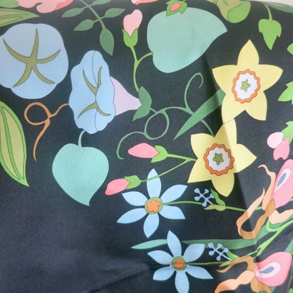 Claire Murray 100%Silk Scarf - Picture 6 of 8